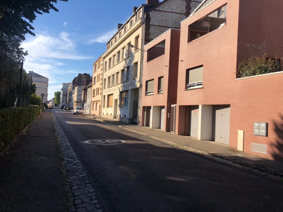 Apartamento #lindustriochampetre Free Parking, Bien Situé, Spacieux, Proche Clinique Ruan